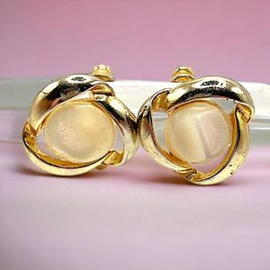 Vintage Mother of Pearl Silver Gold-Tone .75 Inch Earrings!